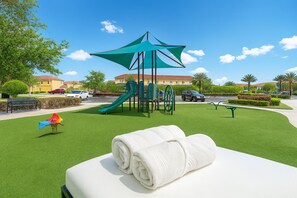 Área de juegos infantiles al aire libre