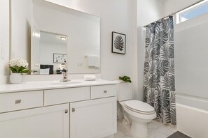 Bathroom - Affordable Stays Kissimmee (Kissimmee)