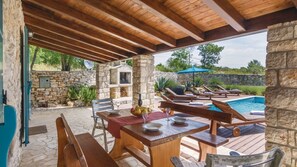 Outdoor dining - Villa Šabrane by Villas Guide (Bale)