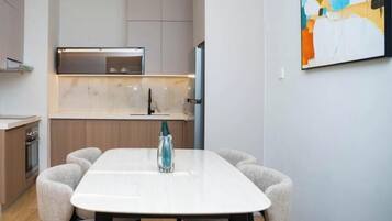 Appartement, 1 slaapkamer, uitzicht op park | Dineren