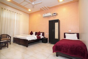 Deluxe Triple Room, City View - The Pushpa Palace By Arjuna Residency (Mathura)