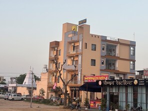 Exterior - Hotel Sarveshwar Palace (Danta Ramgarh)