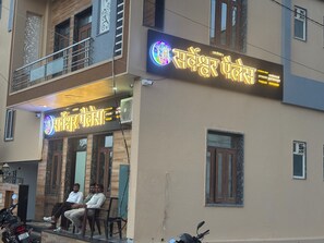 Exterior detail - Hotel Sarveshwar Palace (Danta Ramgarh)