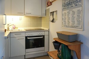 Private kitchen - Comfortable accommodation "Wattenblick 50-26" with balcony near the sandy beach in List (List auf Sylt)