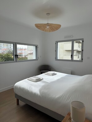 Room - Vrbo Property (Royan)