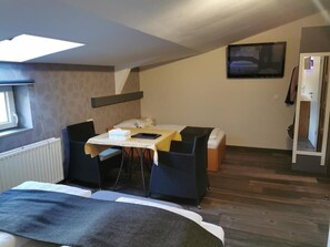 Desk, blackout drapes, free WiFi - Hotel Belair (Waimes)