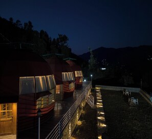 Terrace/patio - Kaafal Cottages The Himalayan Home (Ukhimath)