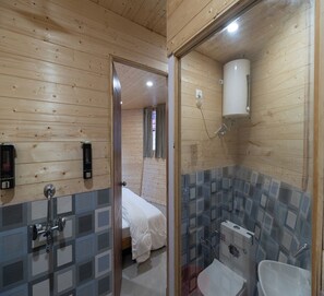 Room | Bathroom - Kaafal Cottages The Himalayan Home (Paldwadi)
