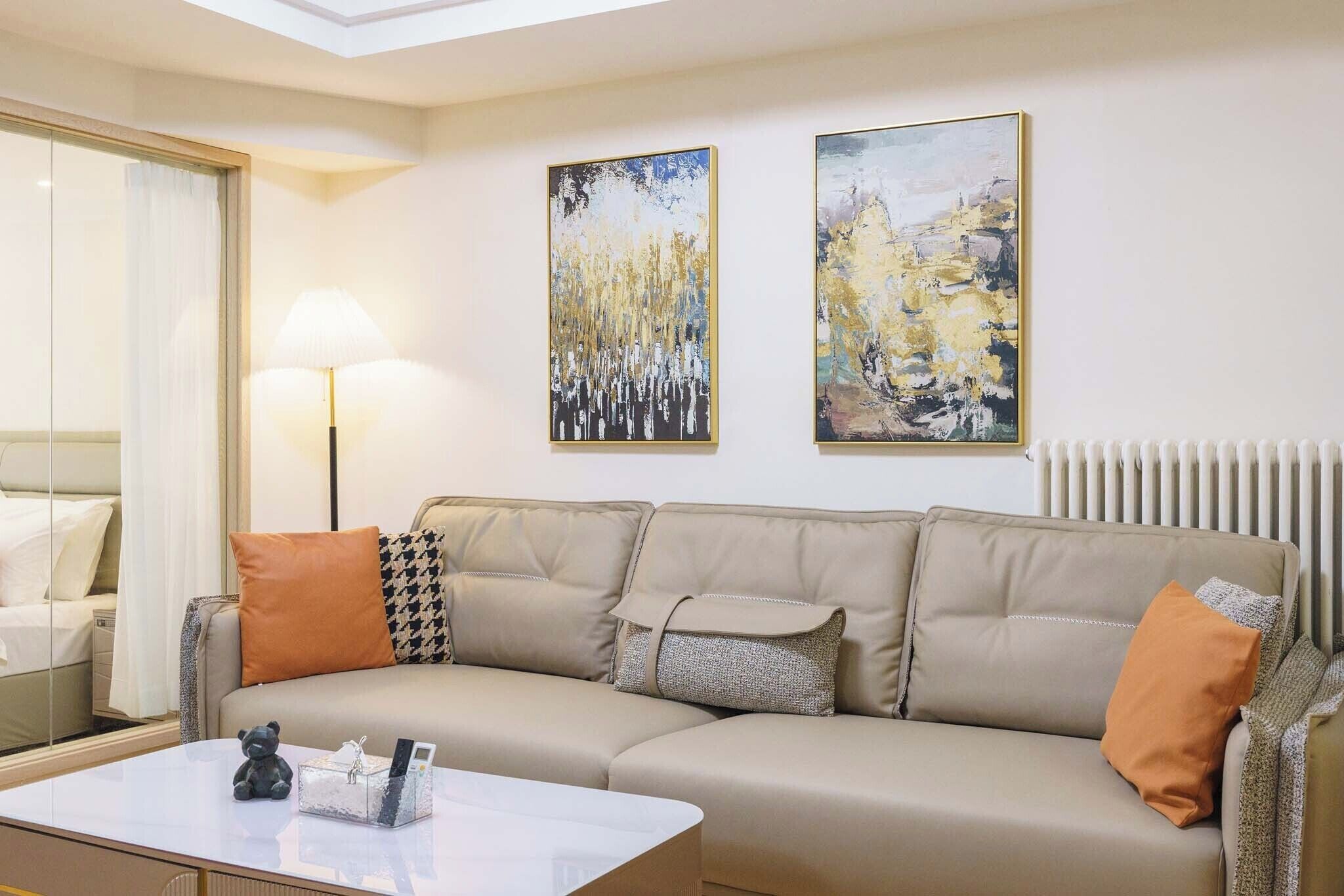 Luxury Suite, City View | Living area