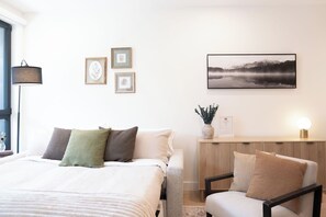 Room - Salish Peaks - a contemporary one bedroom condo in a brand-new complex (Revelstoke)