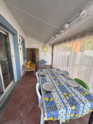 Dining - House Quartier Rochelongue (Agde)
