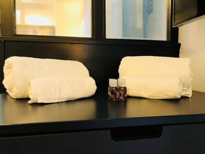 Bathroom amenities - Beautiful Fully Renovated Centrally Located Studio (Monaco)