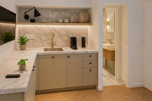 Interior - —Unmatched Location , Comfort, AC, Fiber Internet (Monaco)