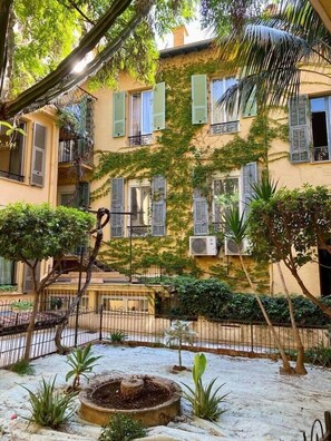 Exterior - Secret Contemporary Courtyard (Monaco)