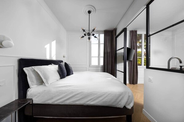 Room - Secret Contemporary Courtyard (Monaco)