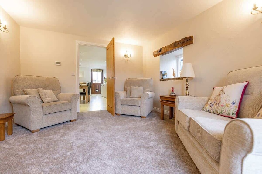 Cosy Farm Cottage With Hot Tub & Countryside Views - Holmfirth