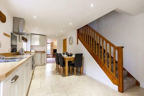 Fridge, microwave, oven, stovetop - Cosy Farm Cottage with Hot Tub & Countryside Views (West Yorkshire)