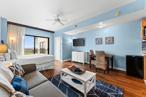 Desk, iron/ironing board, free WiFi, bed sheets - Origin 1115 | Cozy studio, steps to beach + free activities (Panama City Beach)