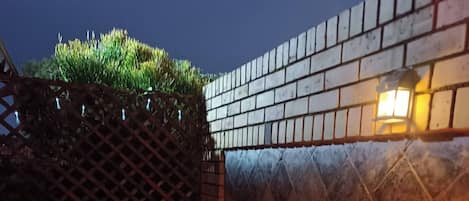 Studio, 1 Bedroom, Smoking, Patio | Outdoor dining