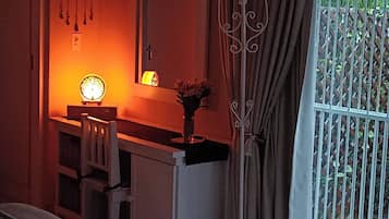 Studio, 1 Bedroom, Smoking, Patio