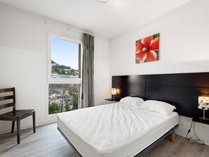 1 Schlafzimmer, Bügeleisen/Bügelbrett