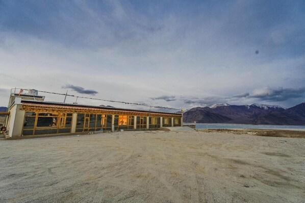 Beach - The Thangjing Pangong (Man Pangong)
