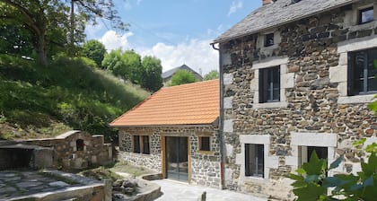 Gîte la Forge Faverolles – Renovated 3-Level House, Nature & Heritage