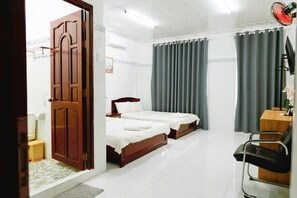 Basic Studio, Balcony - Nha Khach Van Thanh (Hoa Thanh)