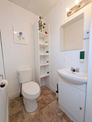 Shower, hair dryer, towels - The 'Popular' -The most beautiful trails in Quebec (Saint-Tite-des-Caps)