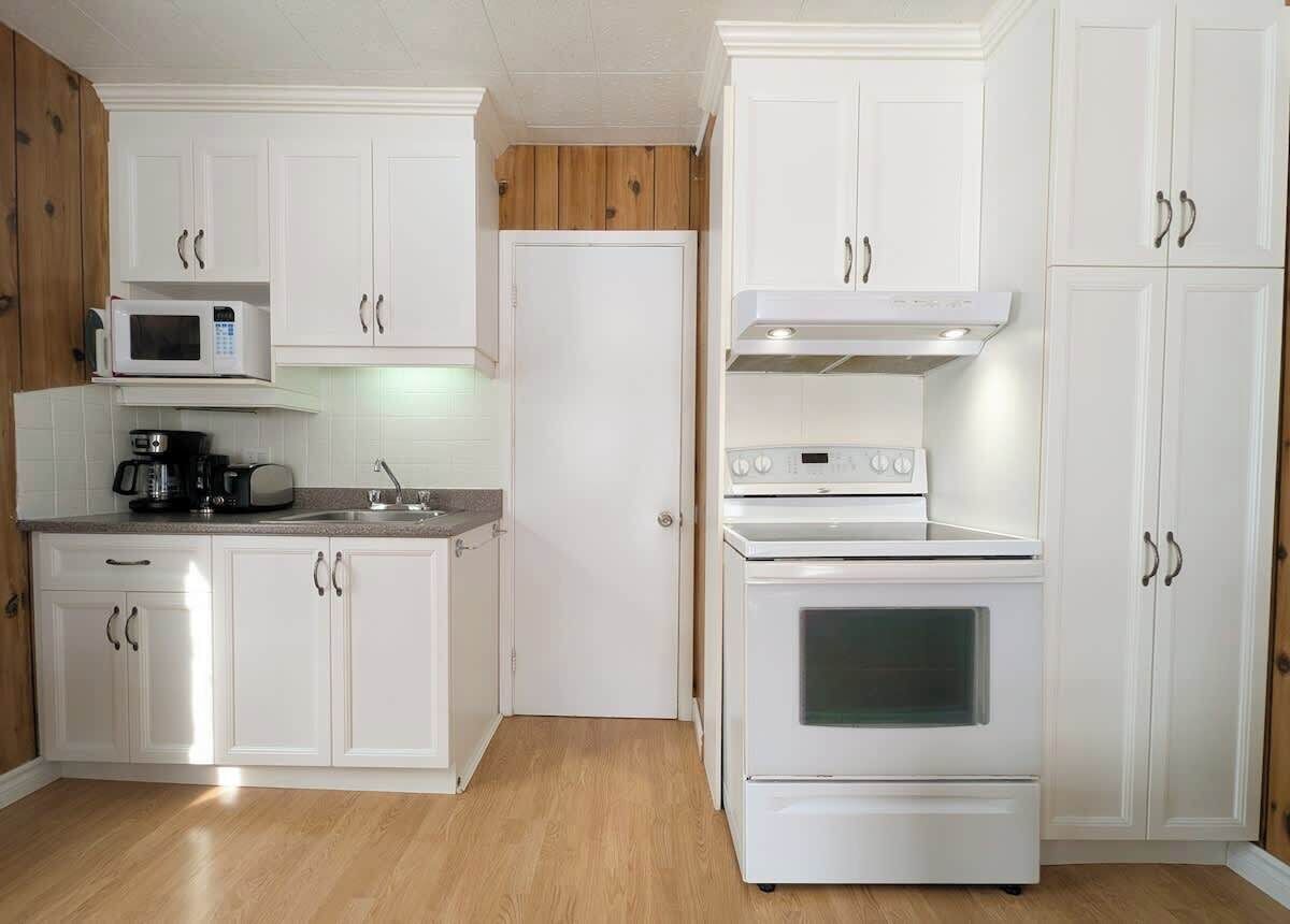 Frigorifero, microonde, forno, piano cottura