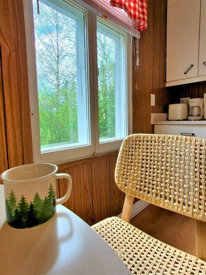 Interior - The Refuge between 2 Mountains - Spa, BBQ & Peace! (Saint-Tite-des-Caps)