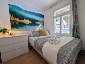 Room - The Refuge between 2 Mountains - Spa, BBQ & Peace! (Saint-Tite-des-Caps)