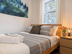 2 slaapkamers, reisbedje, wifi, beddengoed
