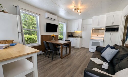 Chalet with Spa in the Forest - Nature Awaits!