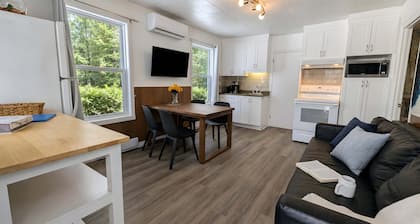 Chalet with Spa in the Forest - Nature Awaits!
