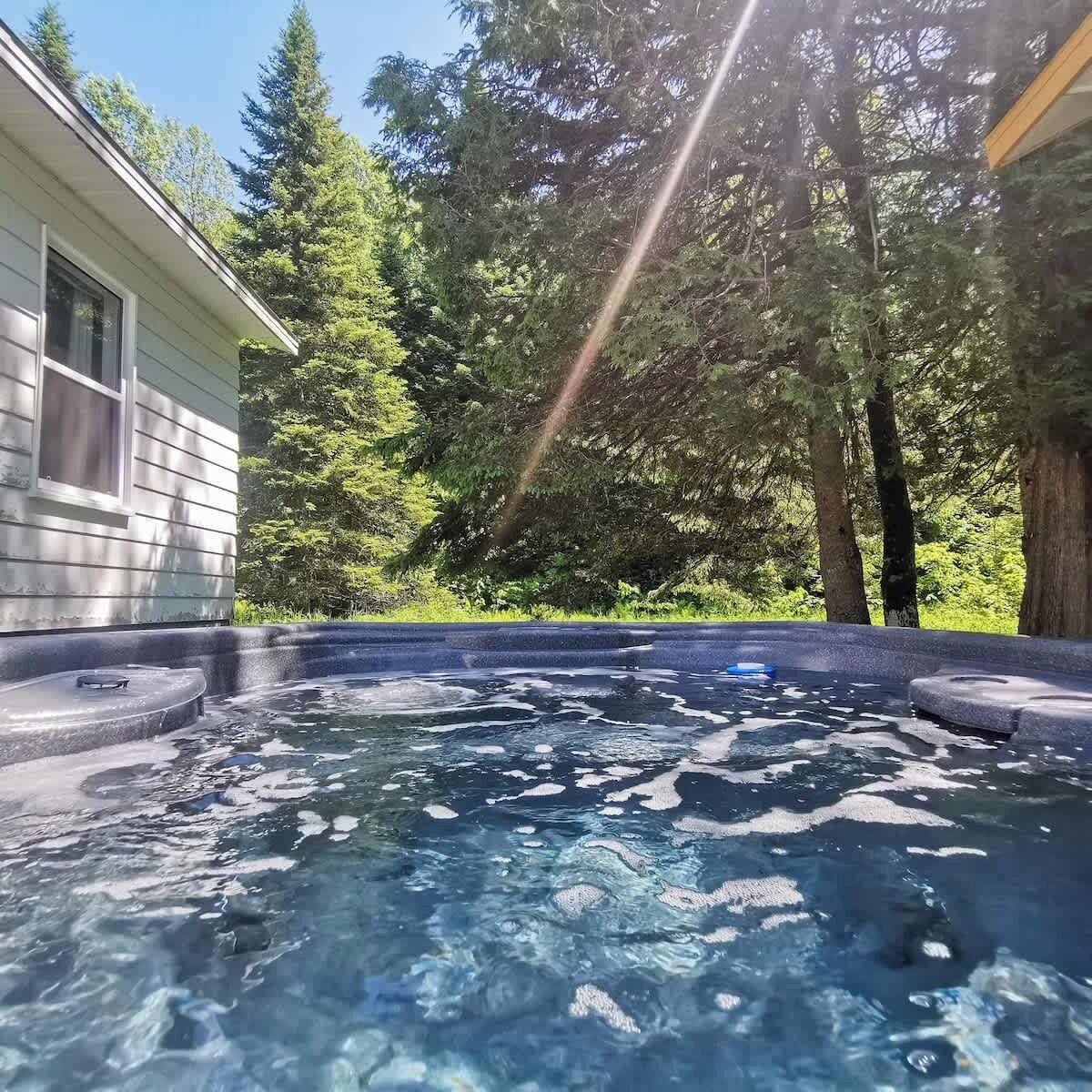 Outdoor spa tub