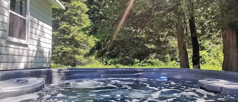 Baignoire à remous extérieure