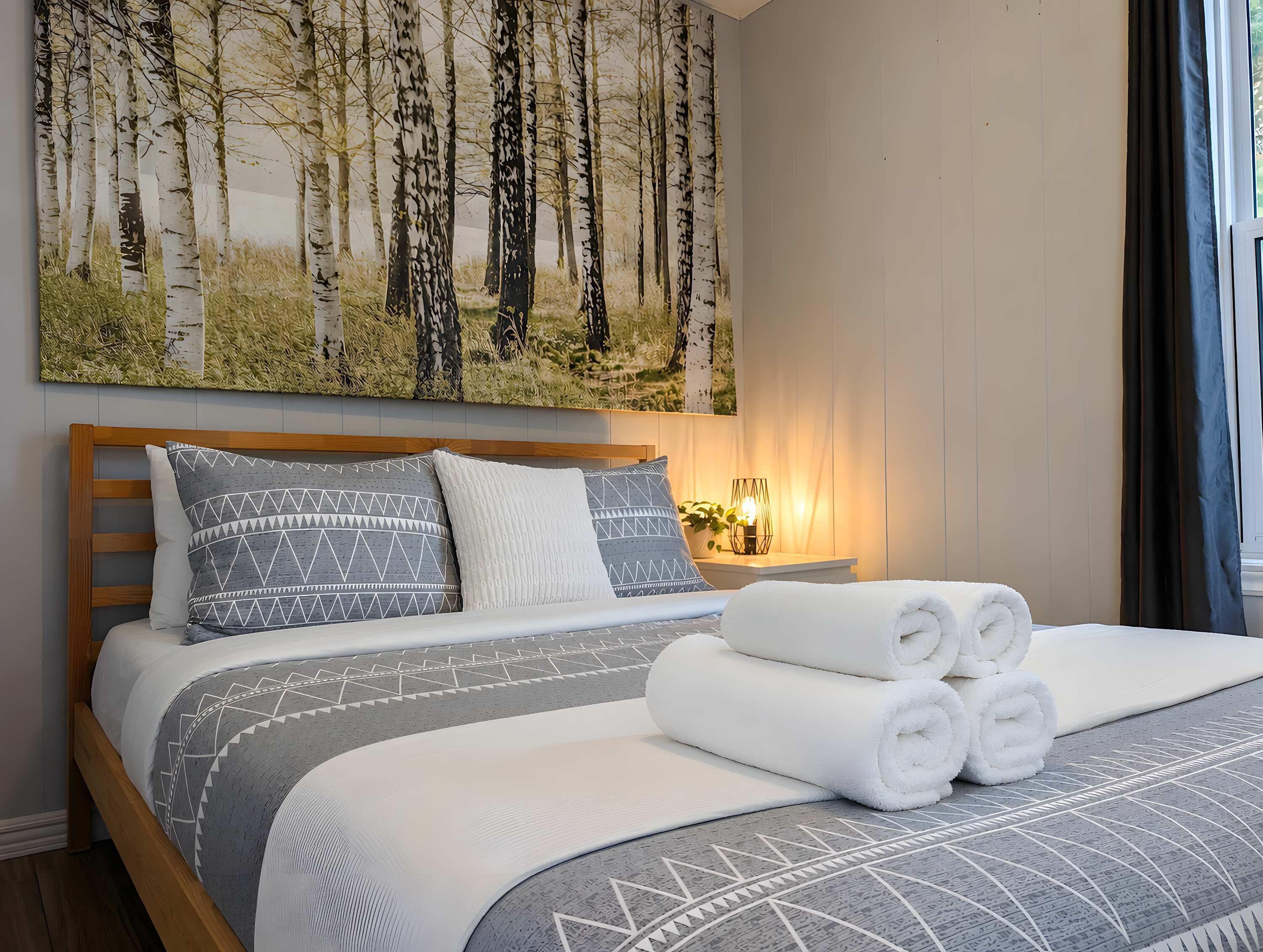 2 bedrooms, travel cot, WiFi, bed sheets