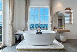 Bathroom - Amaris Hotel (PhuQuoc)