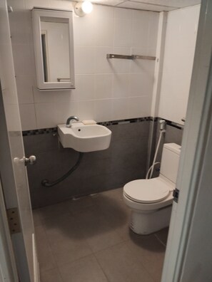 Bathroom - Riverside Holiday Home
Ideal for a quick get-away or longer relaxing holiday. (Sirindhorn)