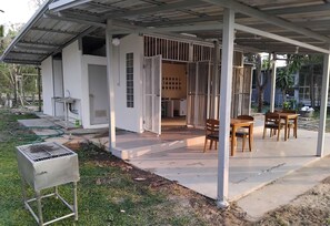 Outdoor dining - Riverside Holiday Home
Ideal for a quick get-away or longer relaxing holiday. (Sirindhorn)