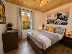 2 bedrooms, desk, travel crib, WiFi