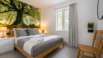 2 bedrooms, travel crib, WiFi, bed sheets