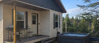 Charlevoix - Chalet w/ Spa, BBQ, Firepit & Nature
