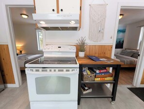 Interior - Charlevoix - Chalet w/ Spa, BBQ, Firepit & Nature (Saint-Tite-des-Caps)