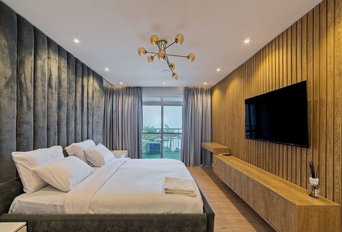 Foyin Luxury Apartment And Hotels