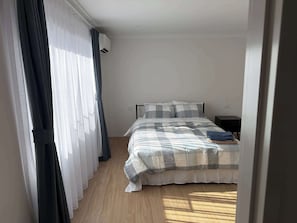 4 Schlafzimmer, Bügeleisen/Bügelbrett, WLAN, Bettwäsche
