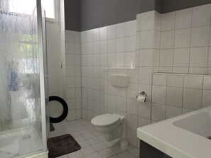Bathroom - Vrbo Property (Sassnitz)