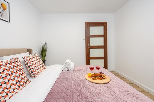 Lumina cozy 3-room apart near the city center