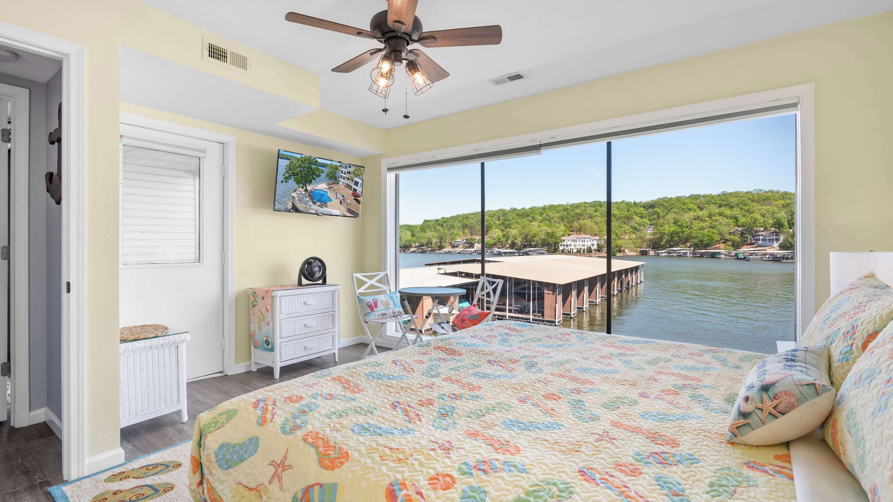Condo, Multiple Beds, Balcony (Reel Relaxation) | 3 bedrooms, individually decorated, individually furnished, bed sheets